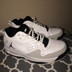 Jordan Sneakers (Big Kids 6.5 Y)